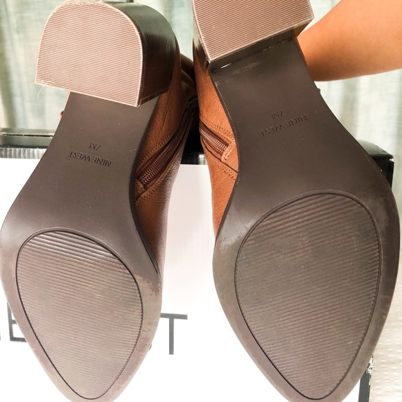 ( Sold )Nine West Wing It Boots in Cognac/Gold - Picture 6 of 8